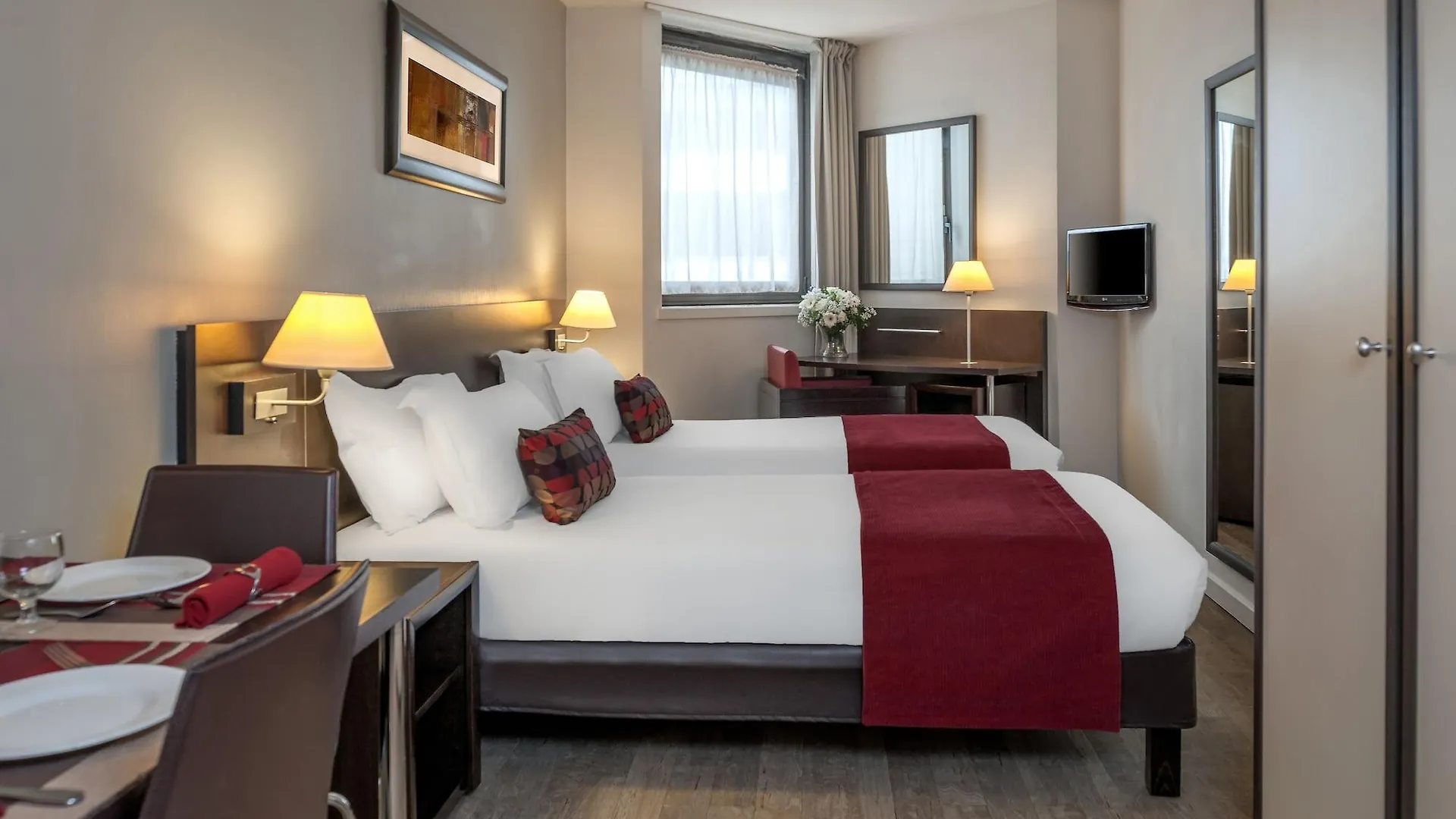 Apartmanhotel Citadines La Defense Paris 4*