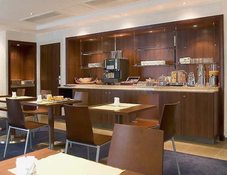 Apartmanhotel Citadines La Defense Paris 4*
