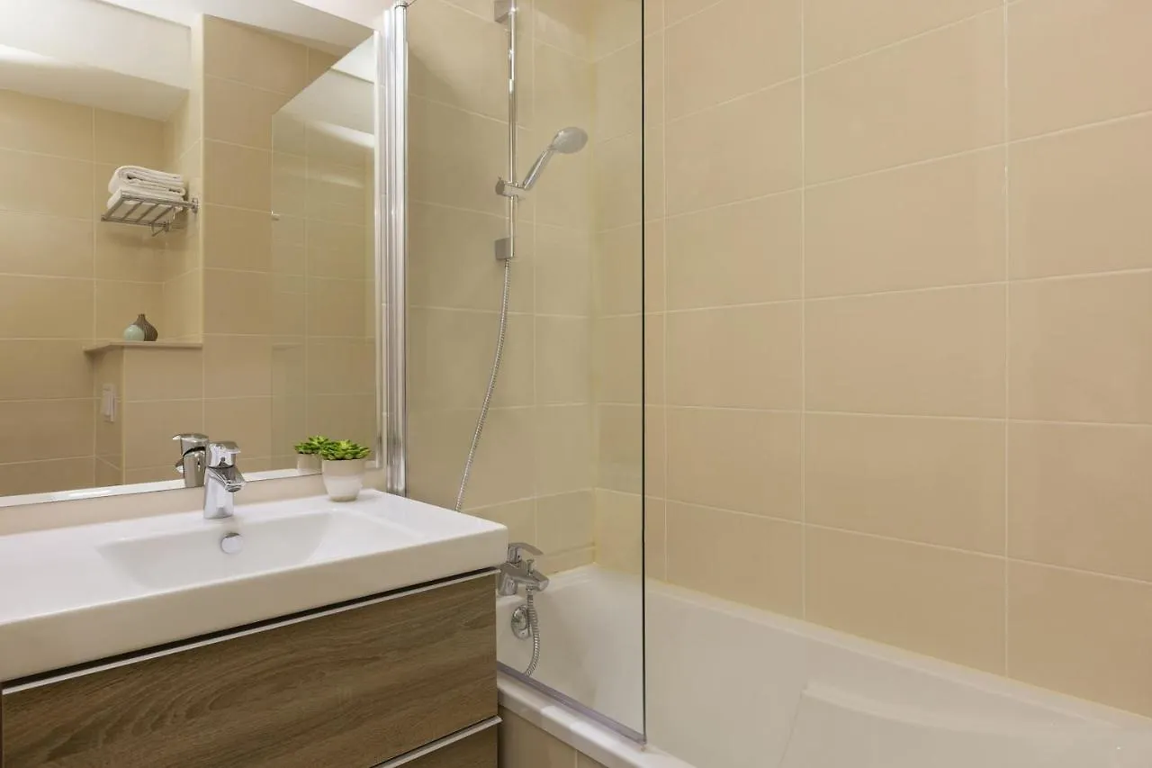 Aparthotel Citadines La Defense Paris Courbevoie
