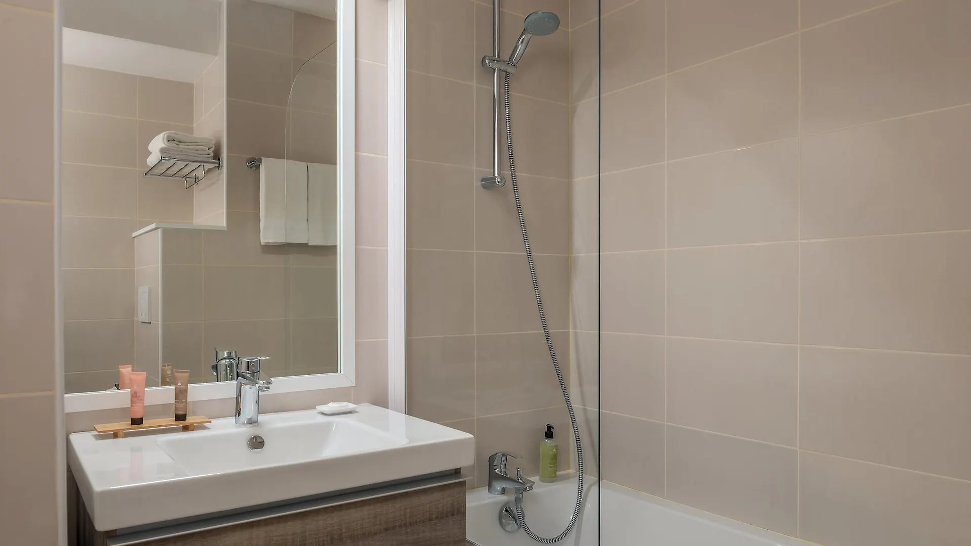 Citadines La Defense Paris Aparthotel Courbevoie