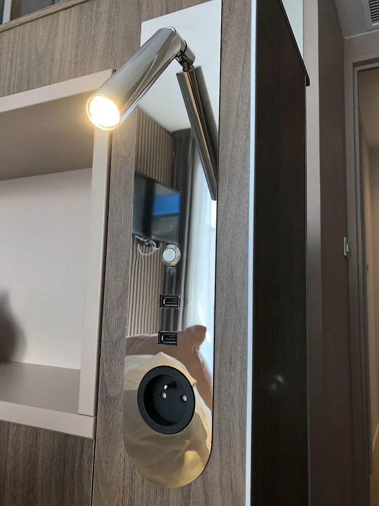 Aparthotel Citadines La Defense Paris 4*